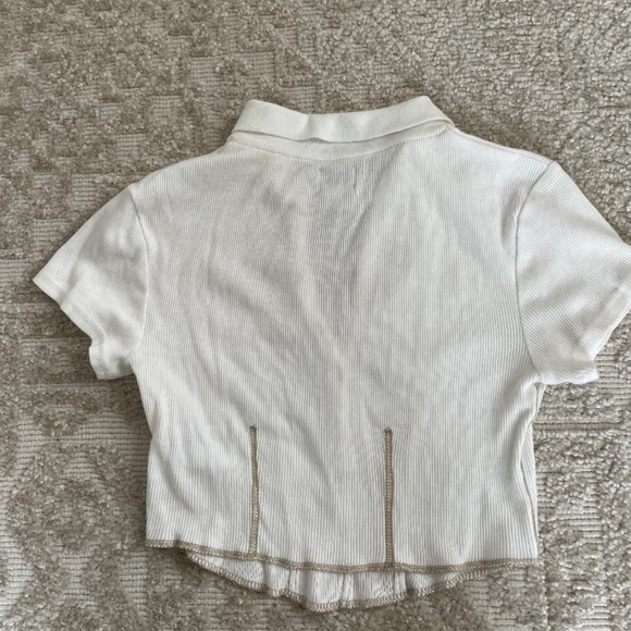 BDG Crop top, 3 buttoms, cream/white with tan piping S/P - Picture 2 of 2